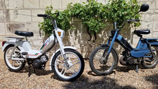 A vintage moped ride in the Loire Valley with ToursNmob